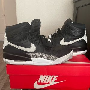 Jordan legacy 312 black